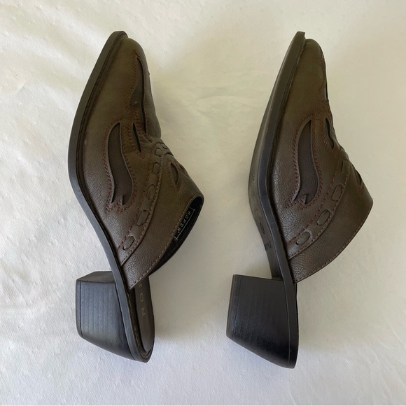 Roper Brown Mules with Pointed Toe and Low Heel - Picture 6 of 9